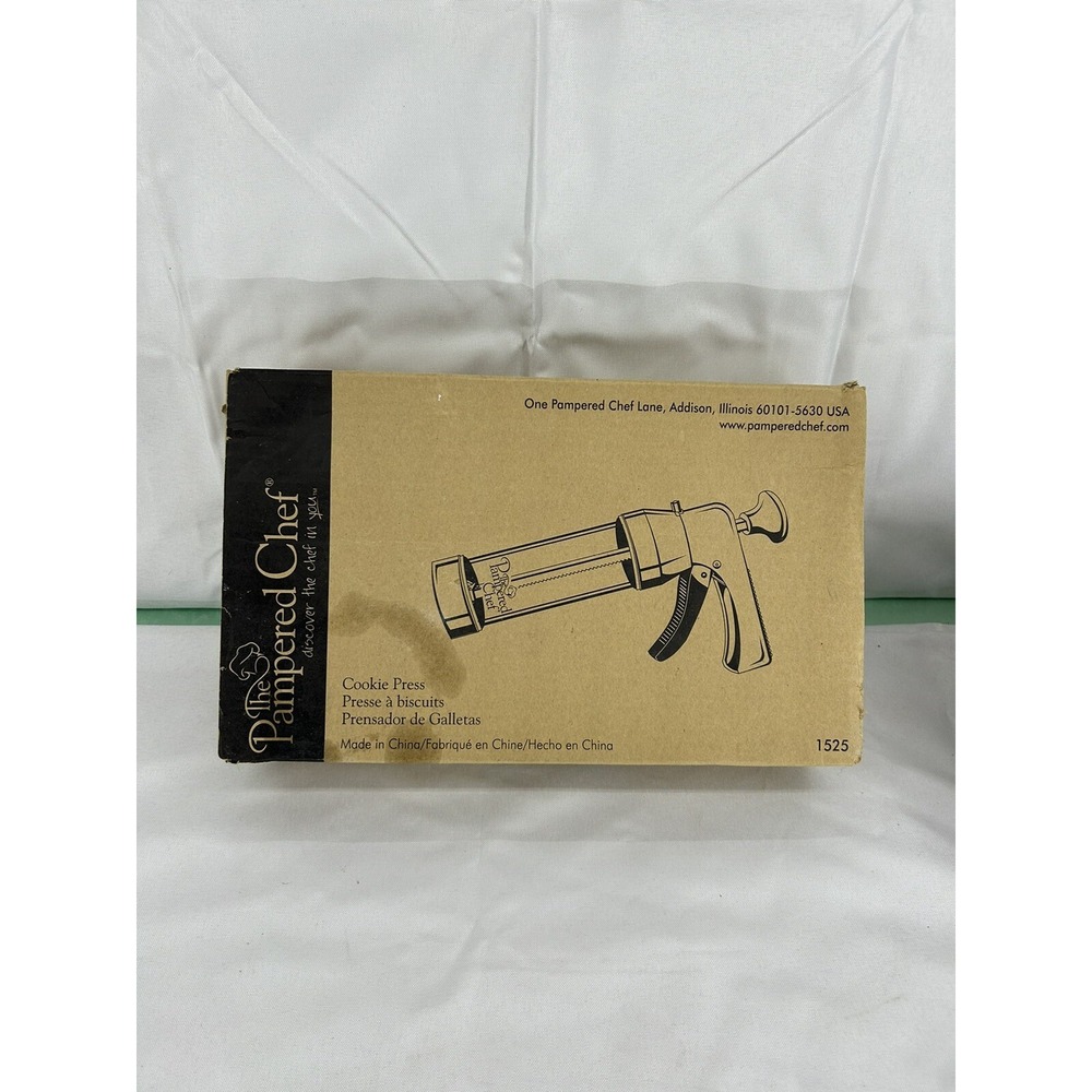 The Pampered Chef 1525 Cookie Press with 16 Discs White~NIB
